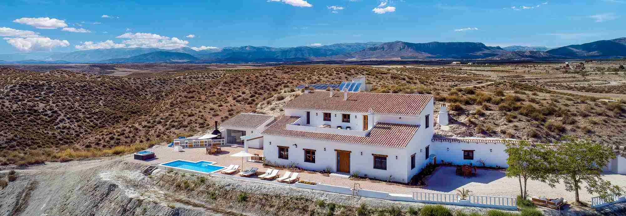 Villa de lujo con fabulosas instalaciones en enclave único con buen clima